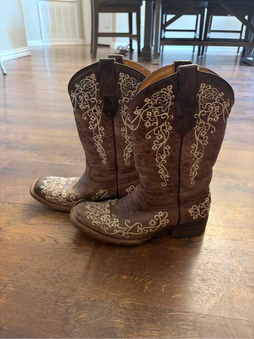 Girls Corral Embroidered Western Cowboy Boots